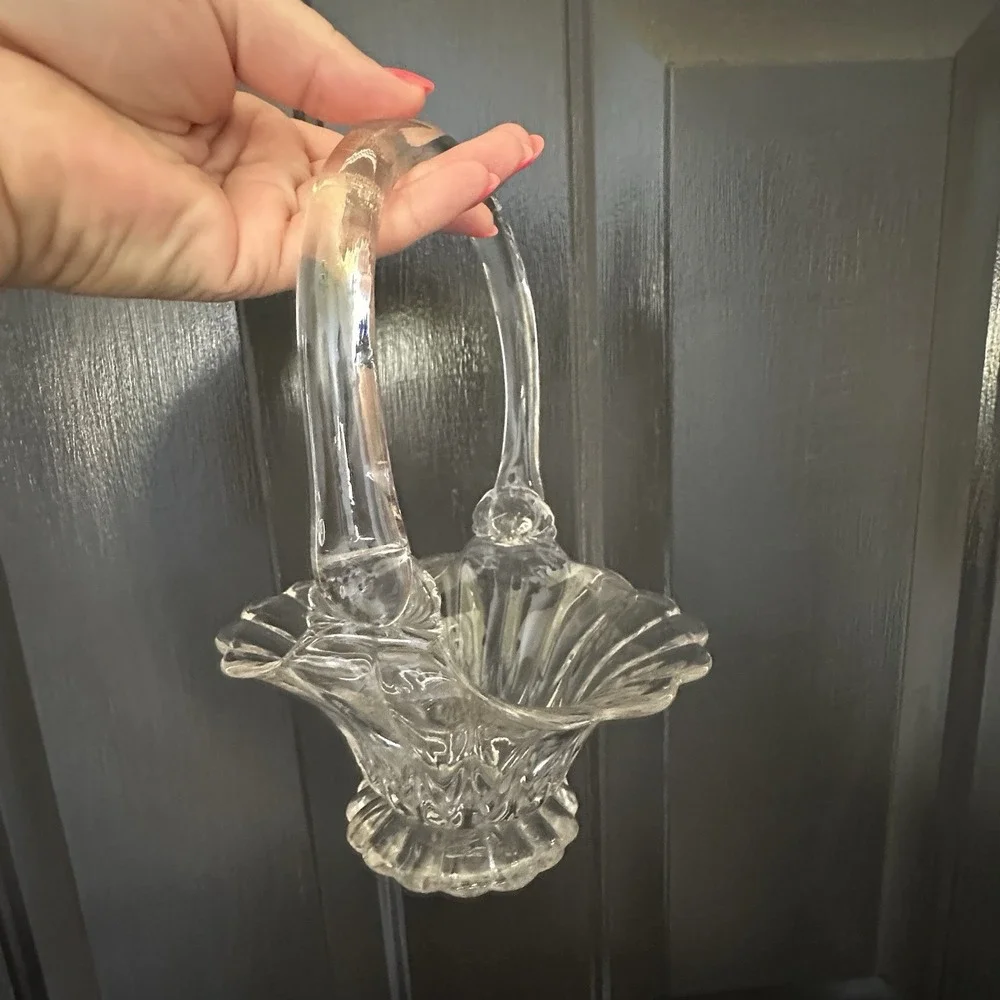 Vintage UV Glow Glass Basket Manganese Uranium Style Ruffled Edge 365 Light